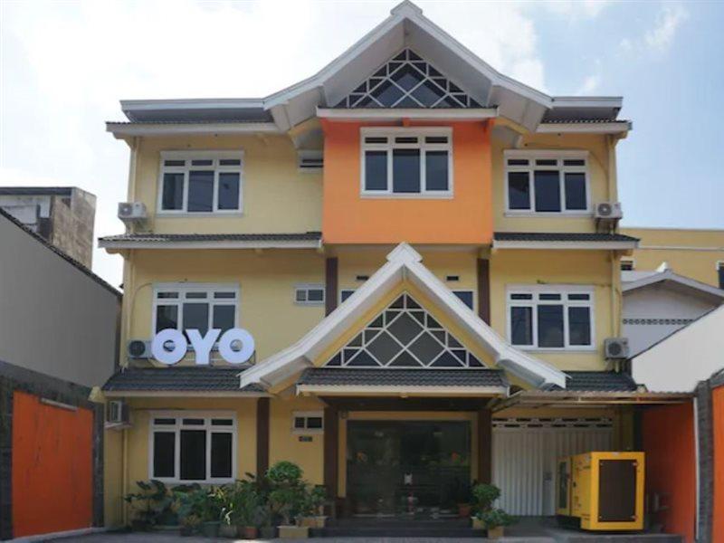 Urbanview Hotel Pondok Anggun Yogyakarta By Reddoorz Maguwo Exteriér fotografie
