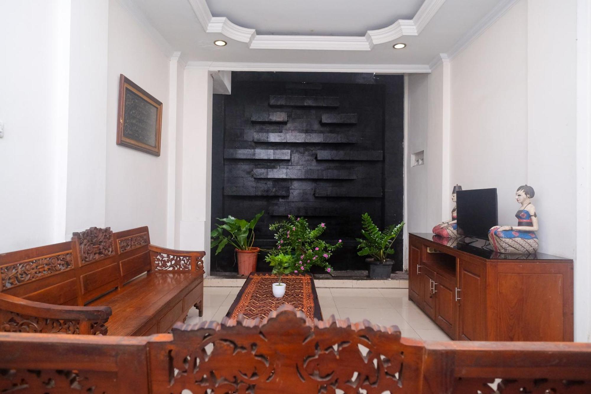 Urbanview Hotel Pondok Anggun Yogyakarta By Reddoorz Maguwo Exteriér fotografie
